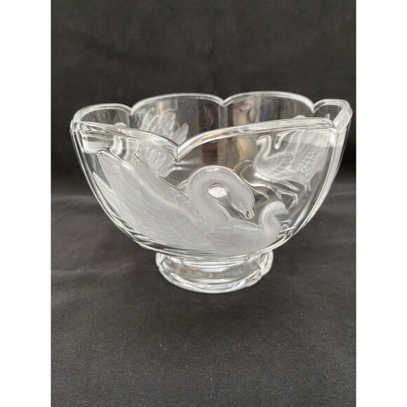 Vintage France 24% Lead Crystal Swan Bowl Embossed Frosted Design Teleflora 6 in - Picture 4 of 5